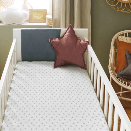 P'tit Lit Linge De Lit Bébé Drap Housse Alèse 2 En 1 Coton Imperméable Imprimé 70x140 Cm 4 P'tit Lit Linge De Lit Bébé Drap Housse Alèse 2 En 1 Coton Imperméable Imprimé 70x140 Cm – Image 2