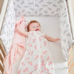 Noukie's Linge De Lit Bébé Lot De 2 Draps Housses En Mousseline De Coton Rose Clair (60 X 120 Cm) -Linge de lit bébé Soldes lot de 2 draps housses en mousseline de coton rose clair 60 x 120 cm 3