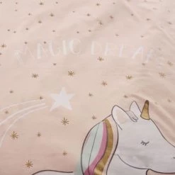 Maisons Du Monde Linge De Lit Enfant Parure De Lit Enfant En Coton Rose Motifs étoiles Dorées 140x200 -Linge de lit bébé Soldes parure de lit enfant en coton rose motifs etoiles dorees 140x200 1000 2 31 206671 3