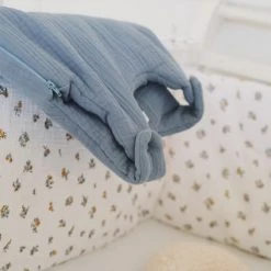 Cocoeko Tours De Lit Bébé Tour De Lit En Gaze De Coton Fleurs (30x190 Cm) 11 Cocoeko Tours De Lit Bébé Tour De Lit En Gaze De Coton Fleurs (30x190 Cm) -Linge de lit bébé Soldes tour de lit en gaze de coton fleurs 30x190 cm 4